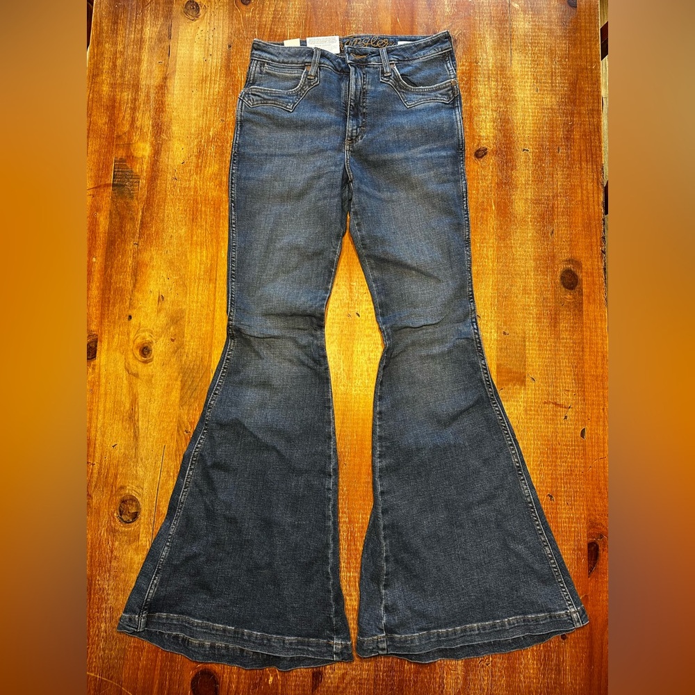 NWT Wrangler Flared Jeans